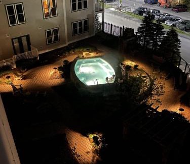 Snowshoe Apartment | Seneca Unit 102