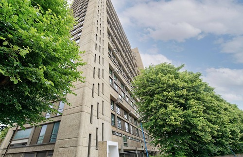 Poplar Apartment | Sensational two-bedroom apartment in East London