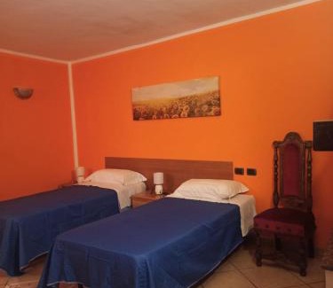 Pecetto di Valenza House | sentieri 1