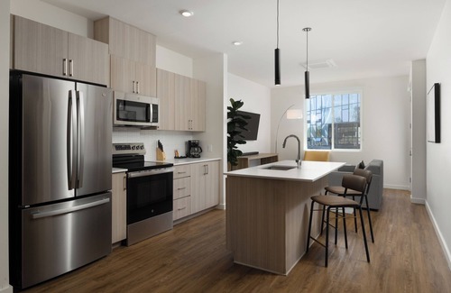 Encanto Hotel | Sentral Alloy Midtown