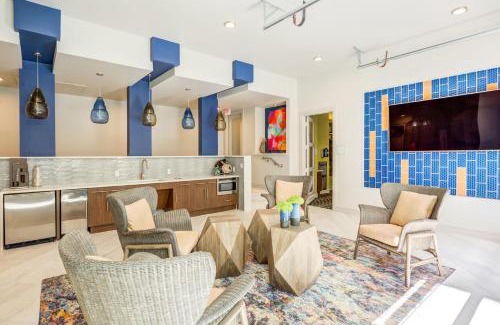 East Cesar Chavez Apartment | Sentral East Austin at 1630 E Sixth