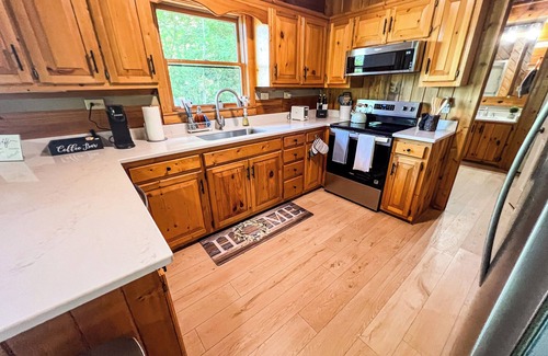 West Jefferson Cabin | Sept Nights-Soak in Your Private HotTub Under the Stars @MountJeffersonVistas