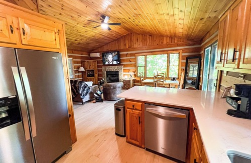 West Jefferson Cabin | Sept Nights-Soak in Your Private HotTub Under the Stars @MountJeffersonVistas