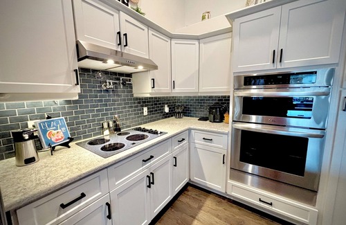 Palm Harbor House | Sept Specials 20% OFF Weekly - Pet Friendly Lux Waterfront,Pool,Outdoor Kitchen