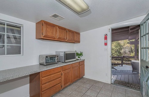 Three Rivers House | Sequoia Riverfront House with Private Beach!