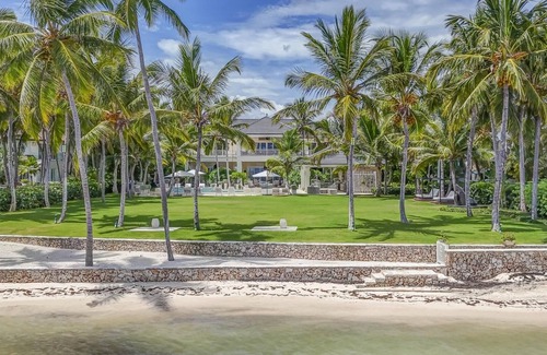 Punta Cana Villa | Serena 4 - Beachfront Timeless Elegance