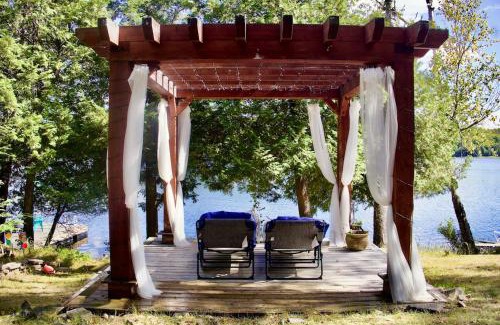 Eagle Lake House | Serendipity 5 BR Waterfront 4 Seasons, Hot Tub, Firepit, Close to Ski HIll