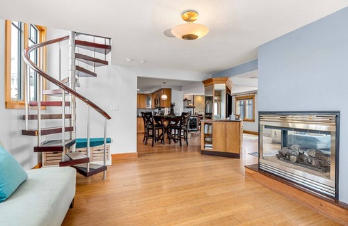 Salisbury Apartment | Serendipity Beach Retreat | Rooftop Decks W/Views