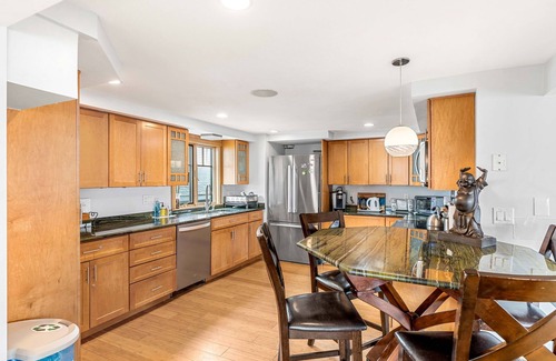 Salisbury Apartment | Serendipity Beach Retreat | Rooftop Decks W/Views