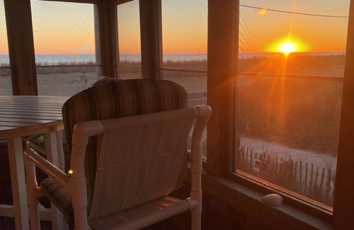 Kitty Hawk Cottage | Serendipity OBX - Oceanside Cottage for Couples and Dog-Friendly w/Ocean Views!