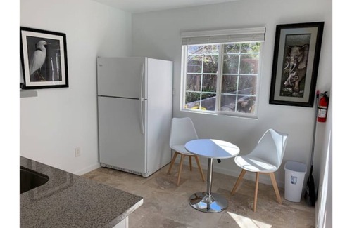 Castro Valley House | Serene 1 Bedroom Cottage/Free Laundry
