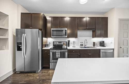 Frisco Original Donation Apartment | Serene 1BR Apt with Fitness room, Pool and Free parking