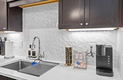 Frisco Original Donation Apartment | Serene 1BR Apt with Fitness room, Pool and Free parking