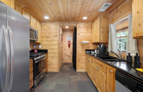 Alta Sierra Cabin | Serene 4 bedroom Cabin in Southern Sierras Near Kernville/Lake Isabella