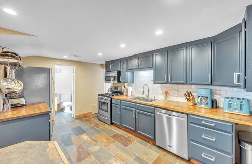 Jamestown House | Serene 4-bedroom mountain home with WiFi in Boulder