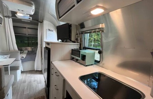 Sandpoint House | Serene Airstream 1/1 with Fire Pit
