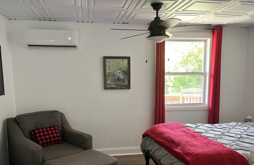 Clinton Apartment | Serene apartment, conveniently located in the country