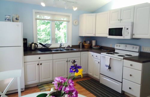 North Eastham House | Serene Cape Cod Getaway On A Private Sandy Road - Bayside. Minutes to beaches!