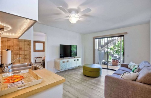 Leucadia House | Serene Coastal Home Sleeps 8 1 Mile From Beach!