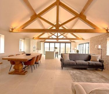 Shipston on Stour House | Serene Cotswold Escape 360 Views Private Acres Dog Friendly