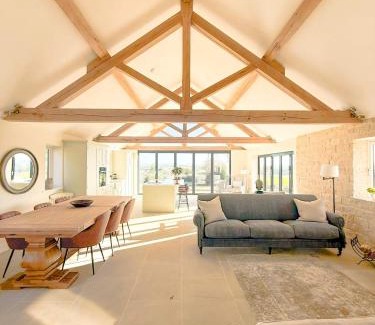 Shipston on Stour House | Serene Cotswold Escape 360 Views Private Acres Dog Friendly