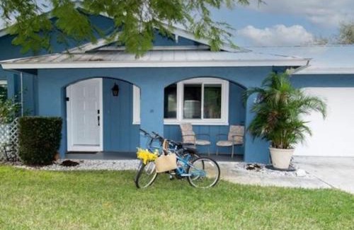 Stuart House | Serene Cottage in Stuart