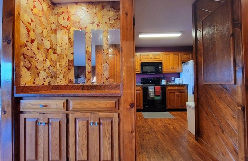 Sugar Mountain Condo | Serene & Cozy ★ Jetted Tub ★ Fireplace ★ Long Mountain view ★ Close 2 Resort