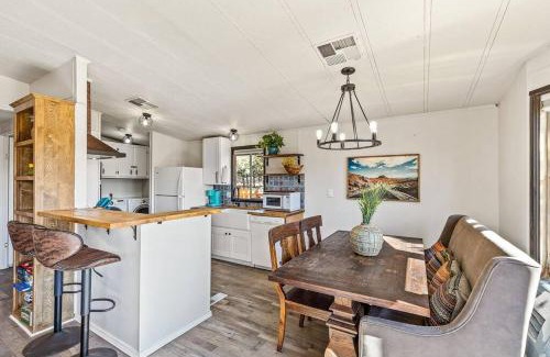 Williams House | Serene Desert Oasis Grand Canyon Pet Friendly