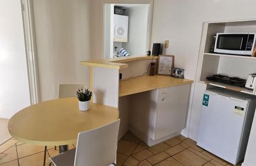 Noosaville Apartment | Serene Escape with Resort Amenities