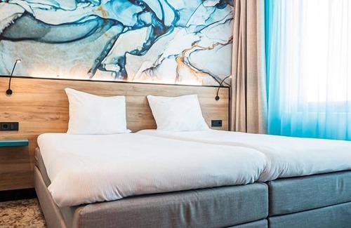 Scheveningen Badplaats Hotel | Serene Getaway w/modern amenities near City center, Local sites & Seaside access