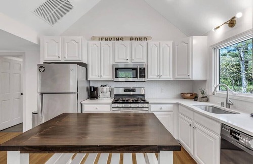 East Falmouth House | Serene Getaway with Pond Beach and Basketball Hoop, Grill, 10 Mins to Menauhant