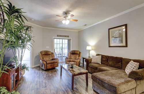 Surfside Beach Condo | Serene ground-floor condo in great location - dog-friendly