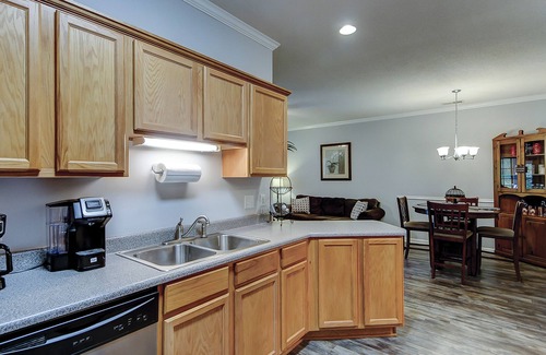 Surfside Beach Condo | Serene ground-floor condo in great location - dog-friendly