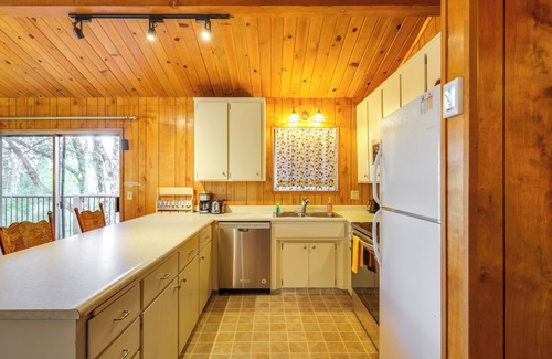 Groveland Cabin | Serene Groveland Cabin Rental Near Yosemite!