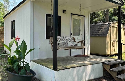 Elgin Apartment | Serene Guesthouse - Weekly Discounts