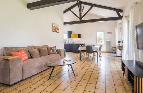 Les Moutiers-en-Retz Cottage | Serene Home Near Natural Beach, Terraces, Garden, and Modern Amenities