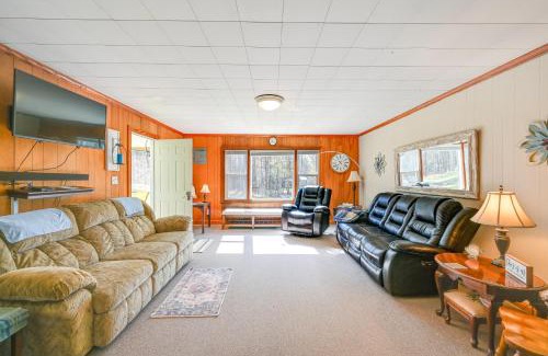 Salem House | Serene Home Between Lake Jocassee and Lake Keowee!