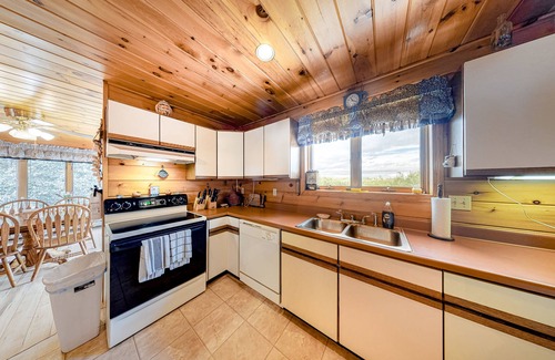 Northeast Somerset House | Serene Home Near Moosehead Lake w/Large Deck, Pool Table, Firepit & WiFi