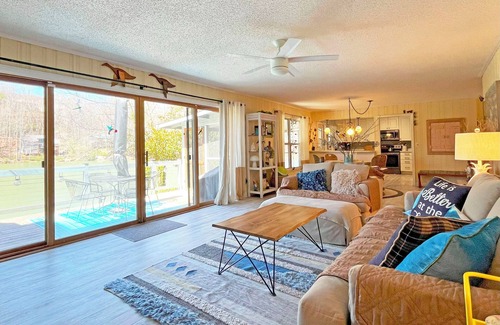 Lake Lure Cottage | Serene Lakefront Reteat with Whimsical Flair! Private Dock-Kayaks-Fishing