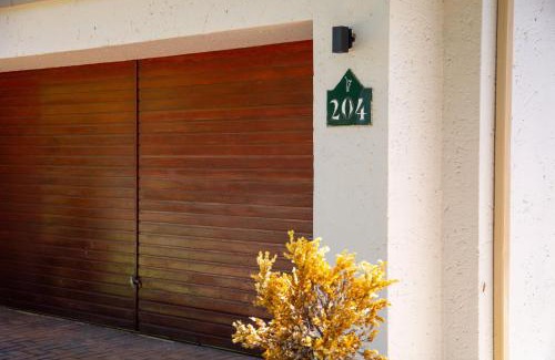 Hartbeespoort Apartment | Serene Luxury at Amigo House