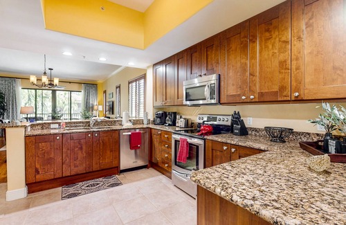 Royal Harbor Condo | Serene Luxury Awaits at Naples Bay Resort – Your Tropical Retreat!