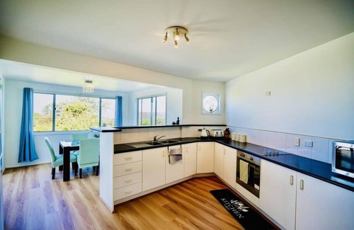 Eagle Heights Apartment | Serene Mountainview Retreat, Tamborine Mountain