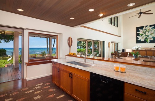 Kamuela House | Serene PUAKO BEACHFRONT ESTATE. Thanksgiving now available! All oceanview bdrms