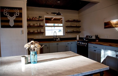 San Luis Obispo House | Serene Ranch Retreat amongst the oaks set on an 165 acres property.