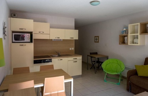 Azille Hotel | Serene Retreat Near Carcassonne: Apartments with Kitchen, Seasonal Pool, & Wi-Fi