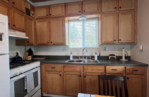 Arrowbear Lake Cabin | Serene Running Springs cabin. A cozy retreat steps to the National Forest