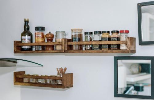 Silver Lake Apartment | Serene Silver Lake 1 bedroom 1 bathroom Back house With Private Backyard