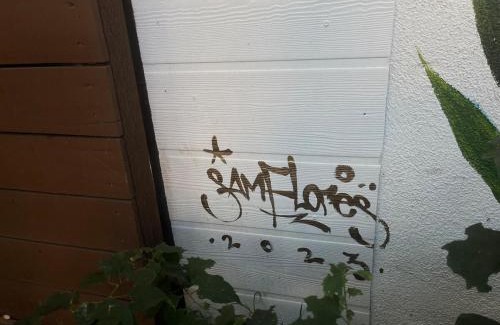 Silver Lake Apartment | Serene Silver Lake 1 bedroom 1 bathroom Back house With Private Backyard