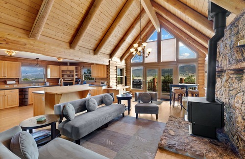 Pleasant Valley House | Serene Spacious Home | San Juan Mountain Views | Pet-Friendly STR2024-068