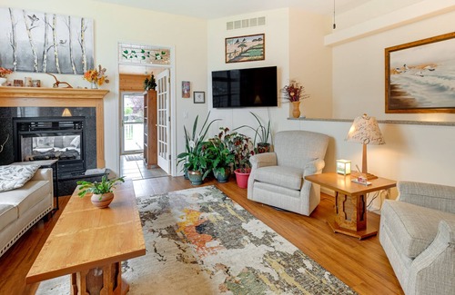 Stevens Point House | Serene Stevens Point Retreat w/ Sunroom!